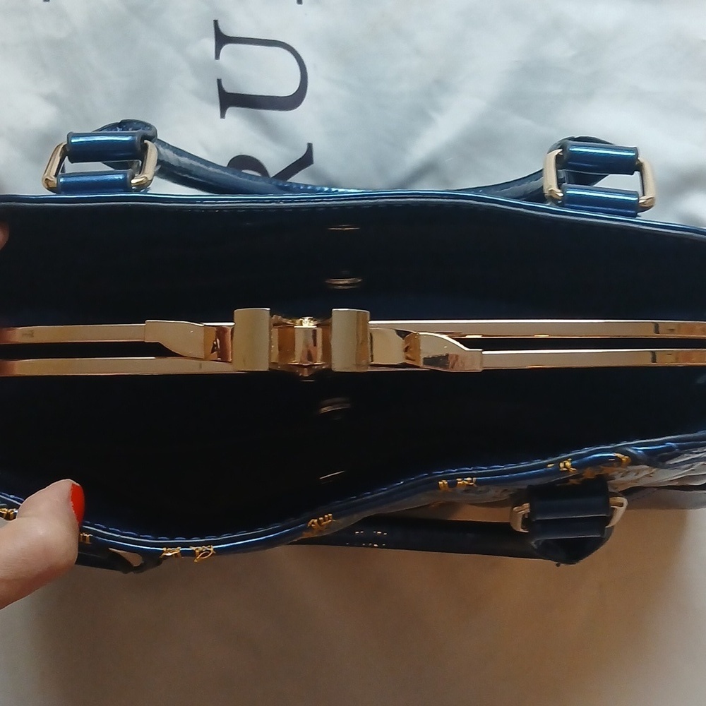 Elegant Blue and Gold Handbag - Picture 4 of 4